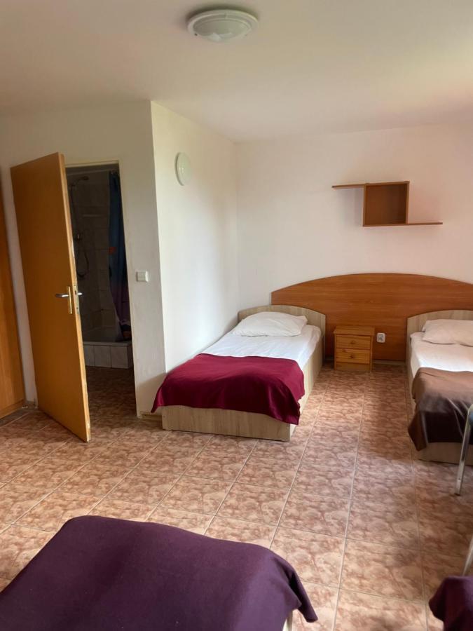 Owr Piramida 2 Hotel Darlowko Luaran gambar